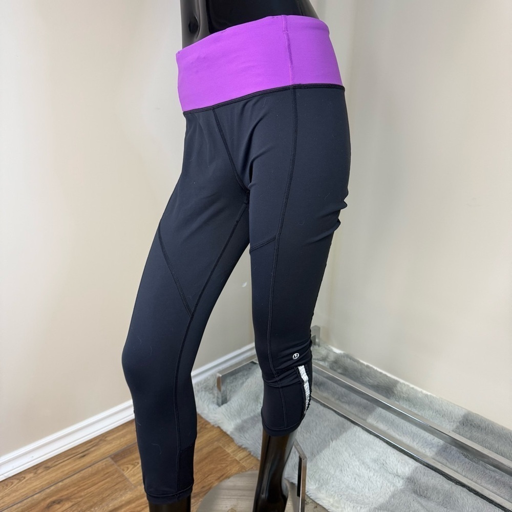 Lululemon Crop Leggings Black Purple Waistband Reflective Run Crops Size 8